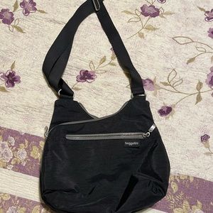 Baggalini cross body purse.